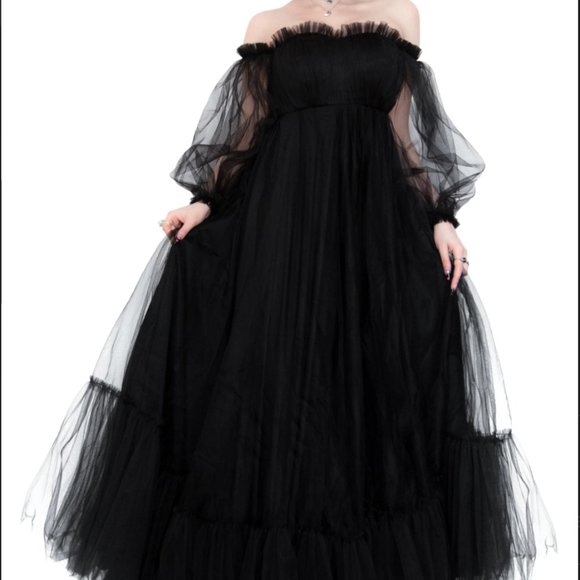 *NWT* Foxblood Limited Edition Aurora Gown in Size Medium - Picture 3 of 11